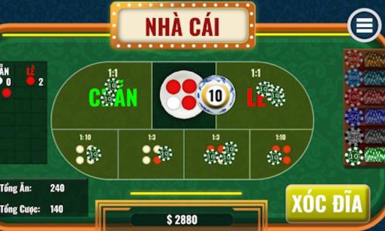 Xóc đĩa sử dụng một bộ dụng cụ đơn giản gồm một cái đĩa, một cái bát và thường là 4 quân vị